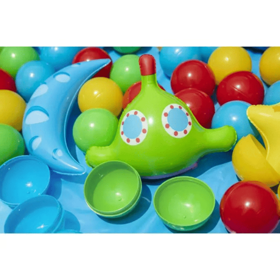 Toy. Inflatable swimming pool with 50 balls
