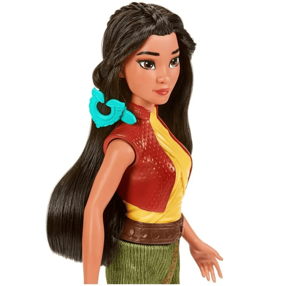 Toy. Raya doll and hair styling tool